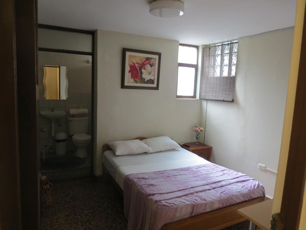 特鲁希略Residencial El Sol De Los Pinos住宿加早餐旅馆 外观 照片